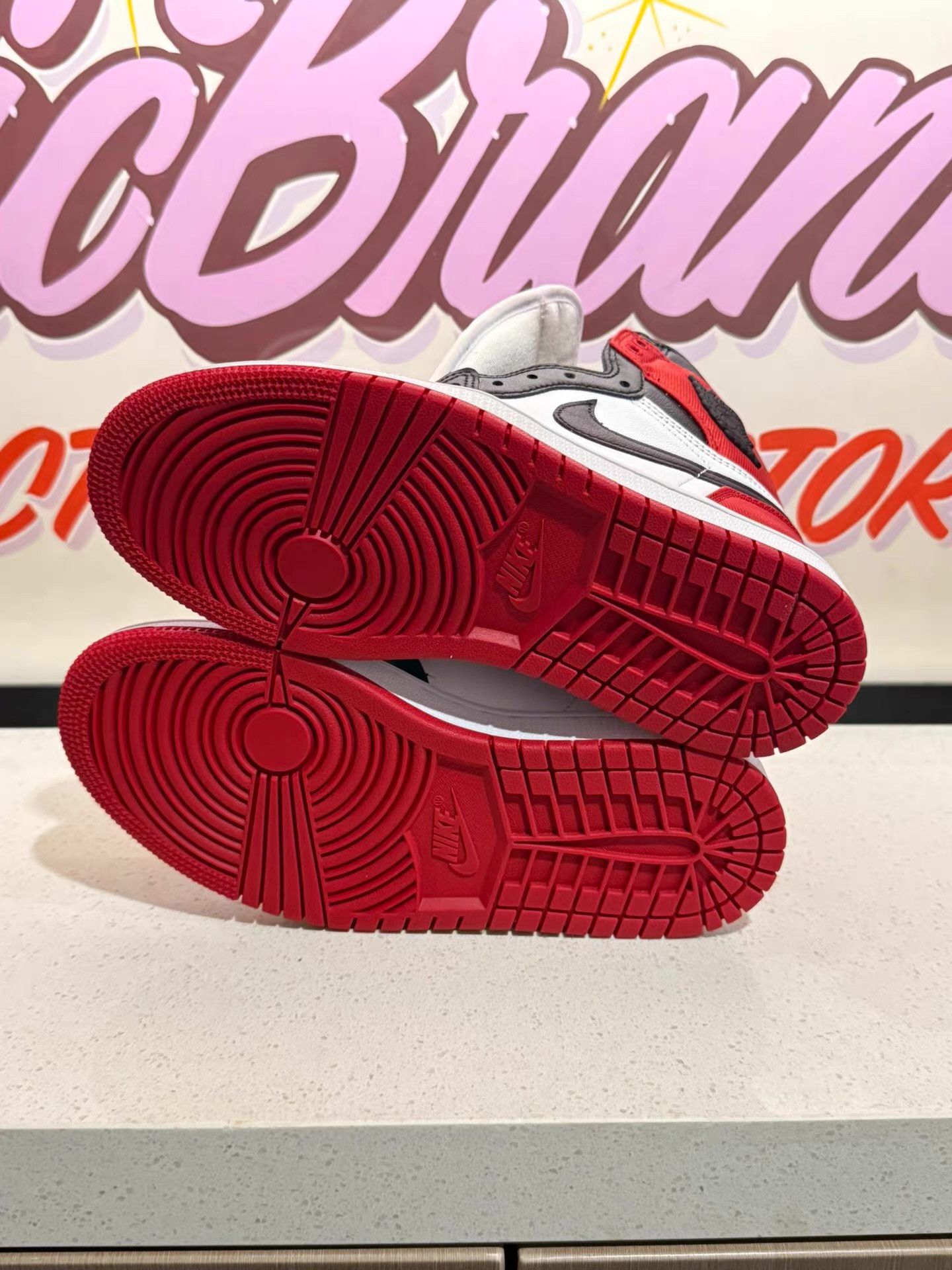 Nike Jordan Air Jordan 1 High SatinBlack Toe basketball shoes。Ｑ20 Size US 5.5 / IT 35.5 - 5 Thumbnail