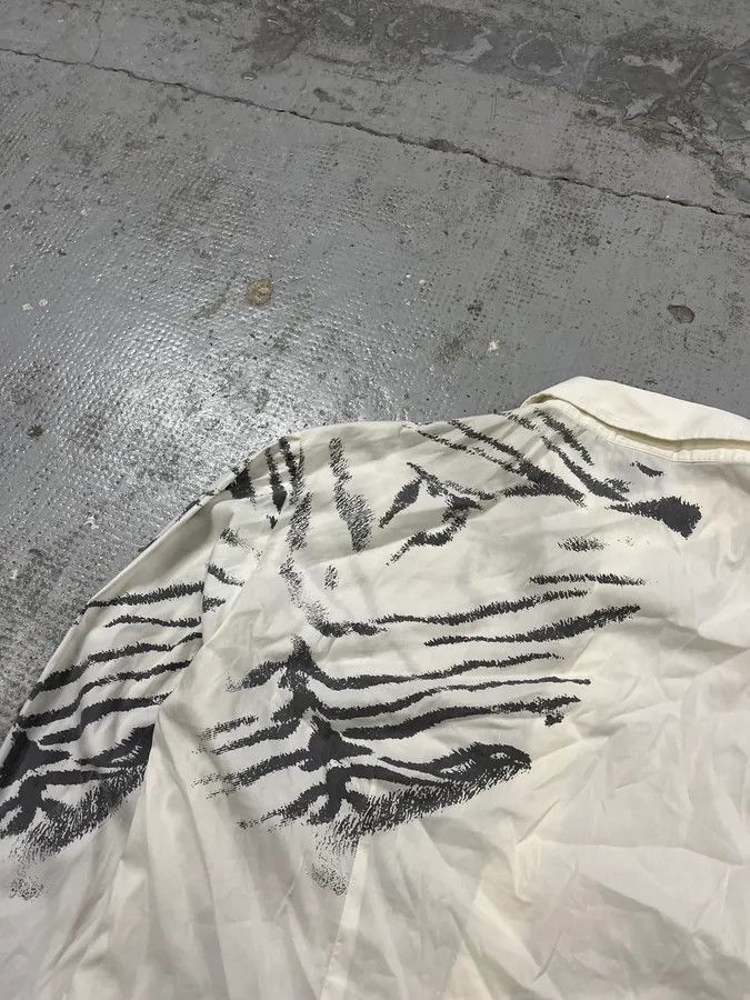 Just Cavalli 2000s Cavalli Zebra Shoulder White Shirt Size US M / EU 48-50 / 2 - 8 Thumbnail