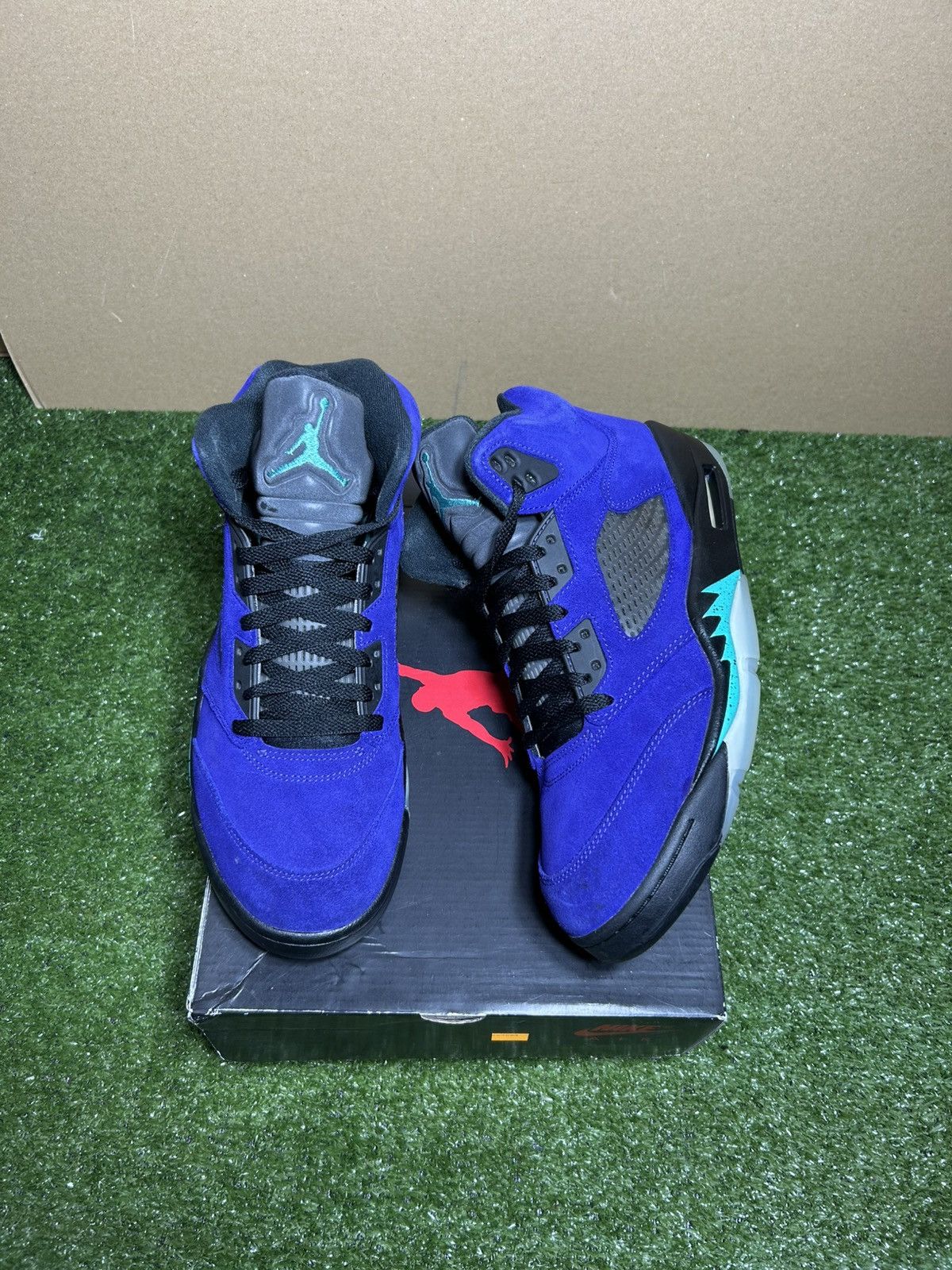 Jordan Brand Jordan 5 alternate grape 2020 Size US 9.5 / EU 42-43 - 1 Thumbnail