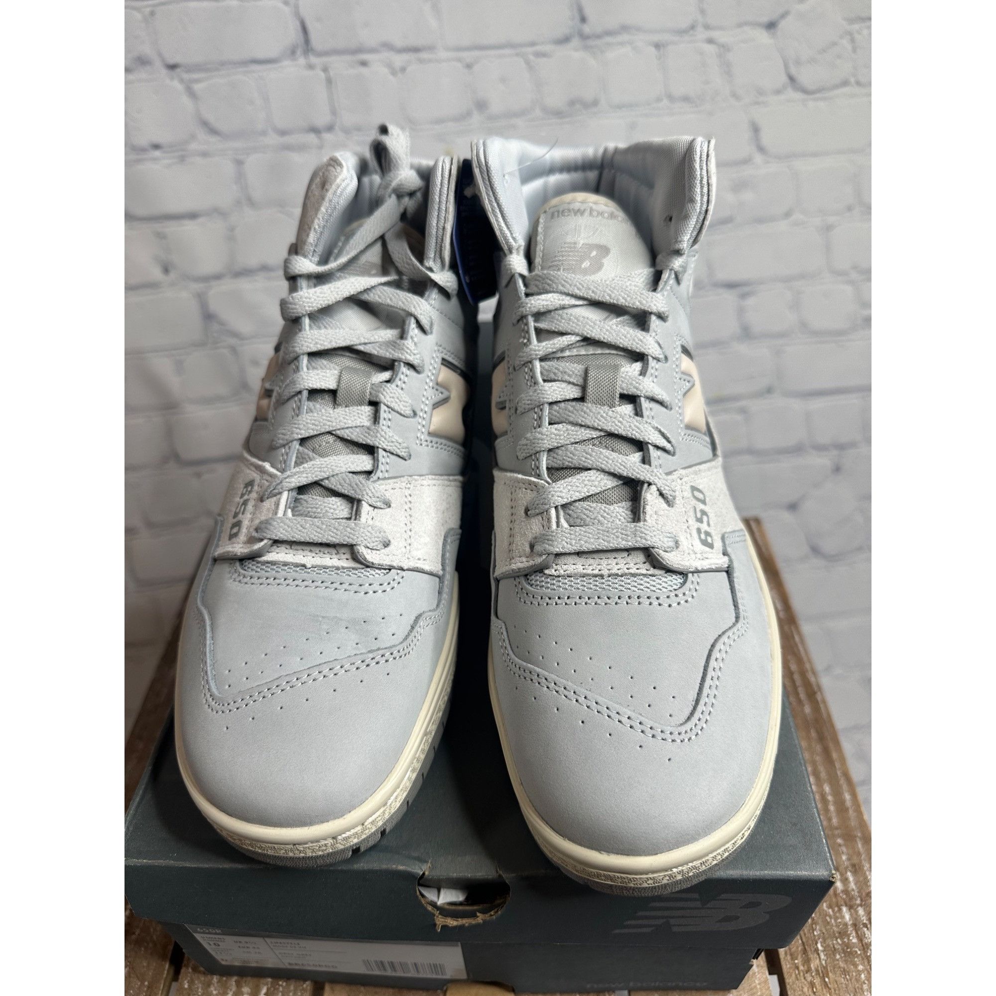 New Balance New Balance 650R Size US 10 / EU 43 - 2 Thumbnail