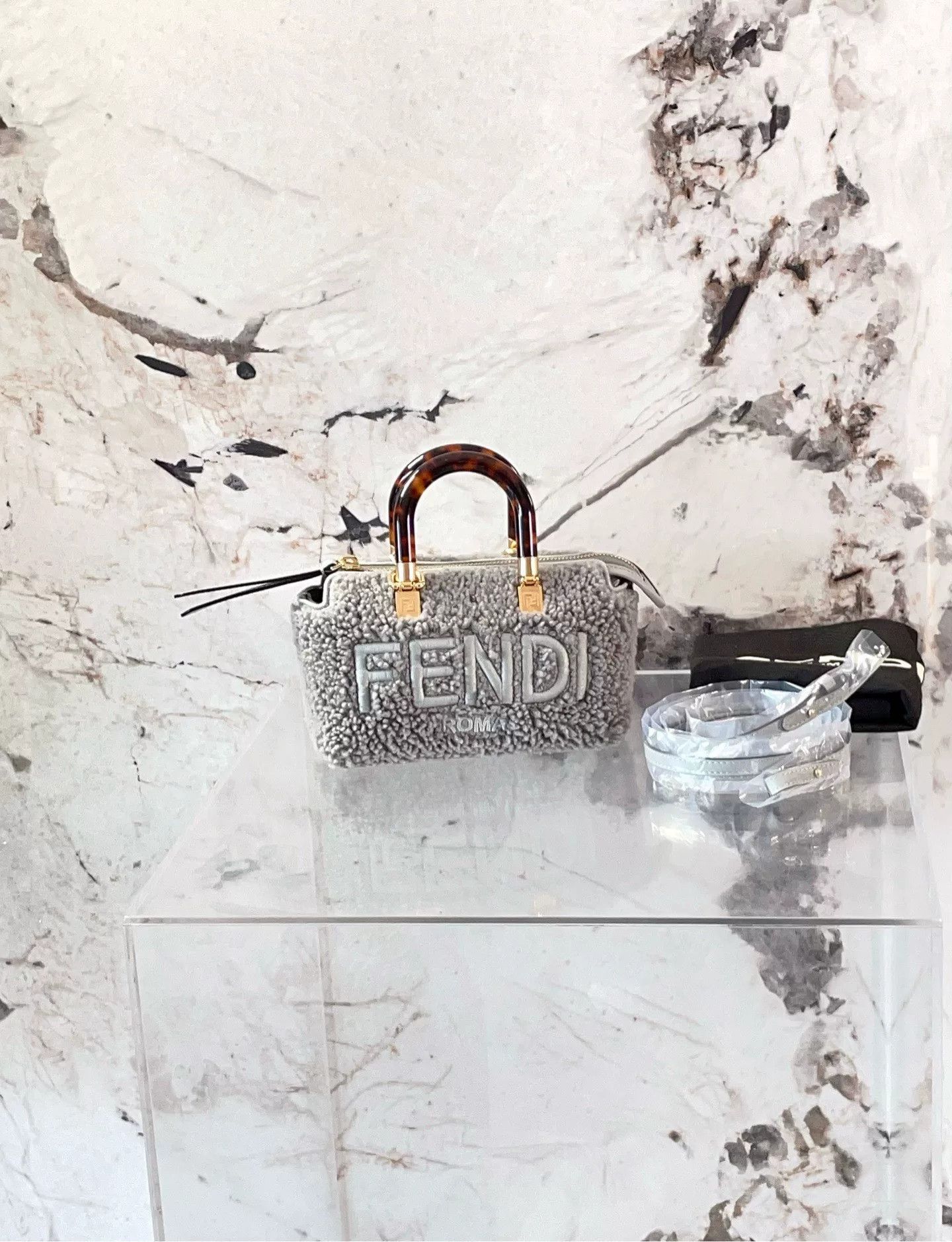 Fendi Pre-loved Bag Very good condition Size ONE SIZE - 1 Thumbnail