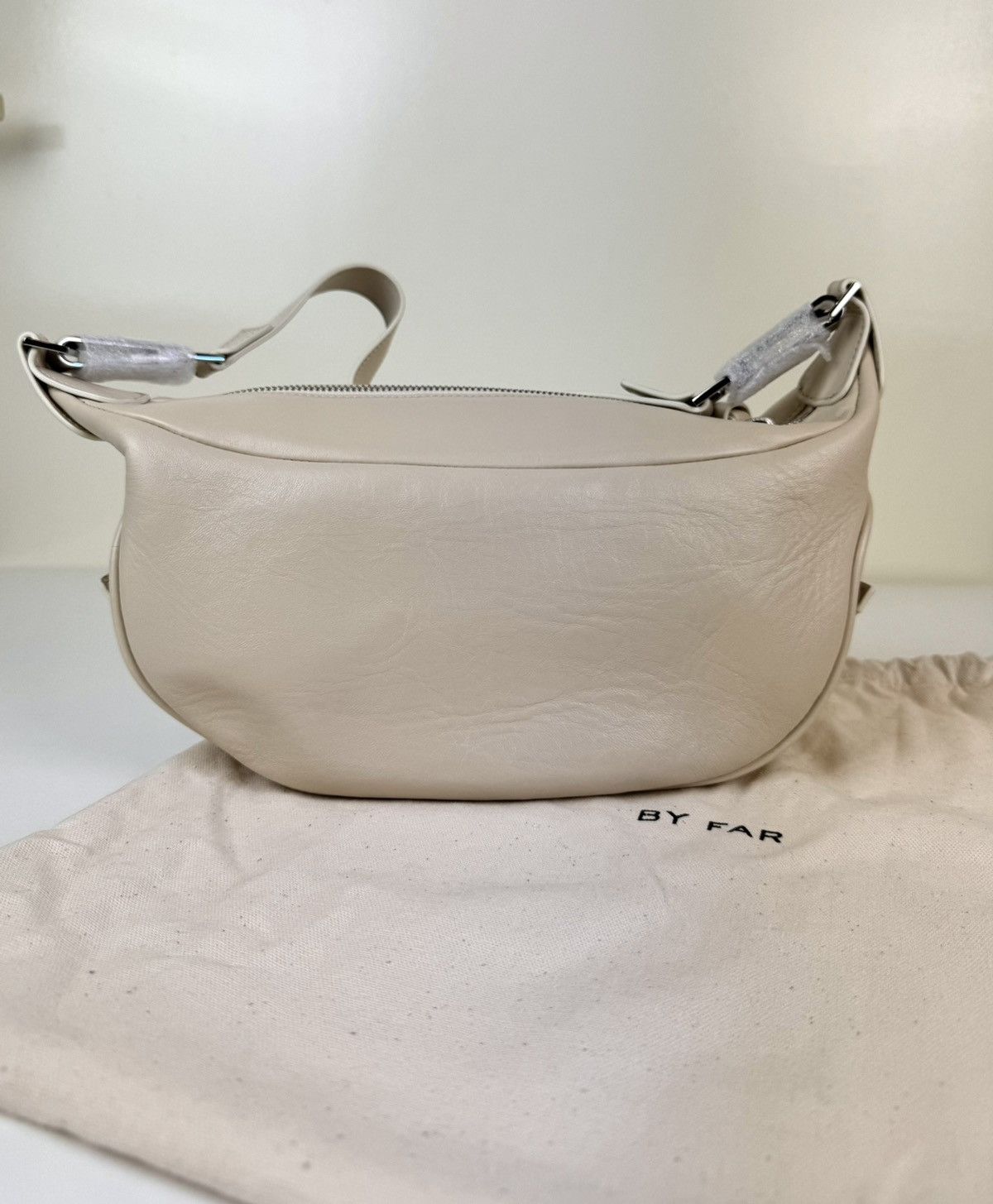 By Far By Far Amy Leather Beige Nude Shoulders Bum Waist Bag Ivory Size ONE SIZE - 7 Thumbnail