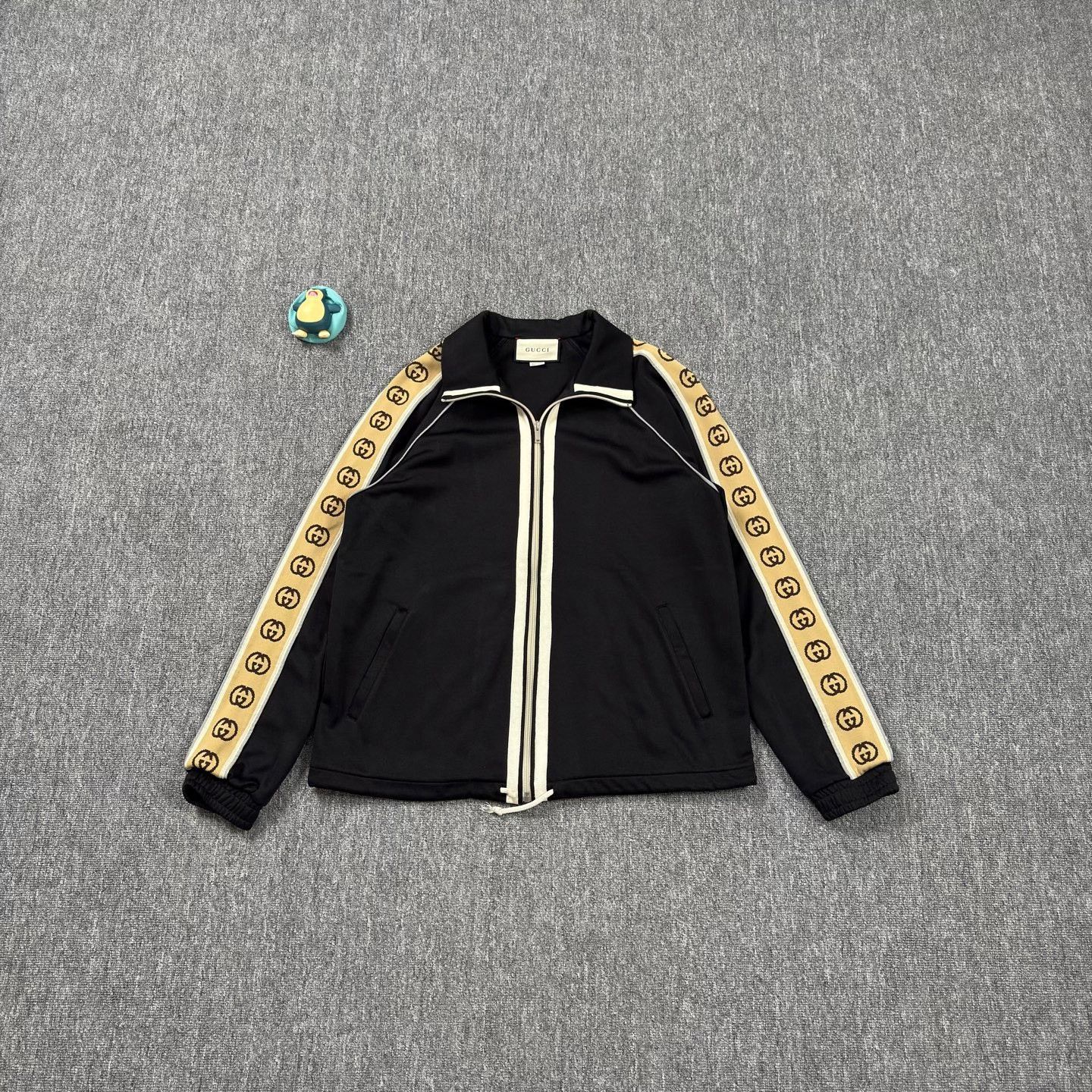 Gucci Gucci 3M Reflective Strip Printed Jacket Size US M / EU 48-50 / 2 - 1 Thumbnail