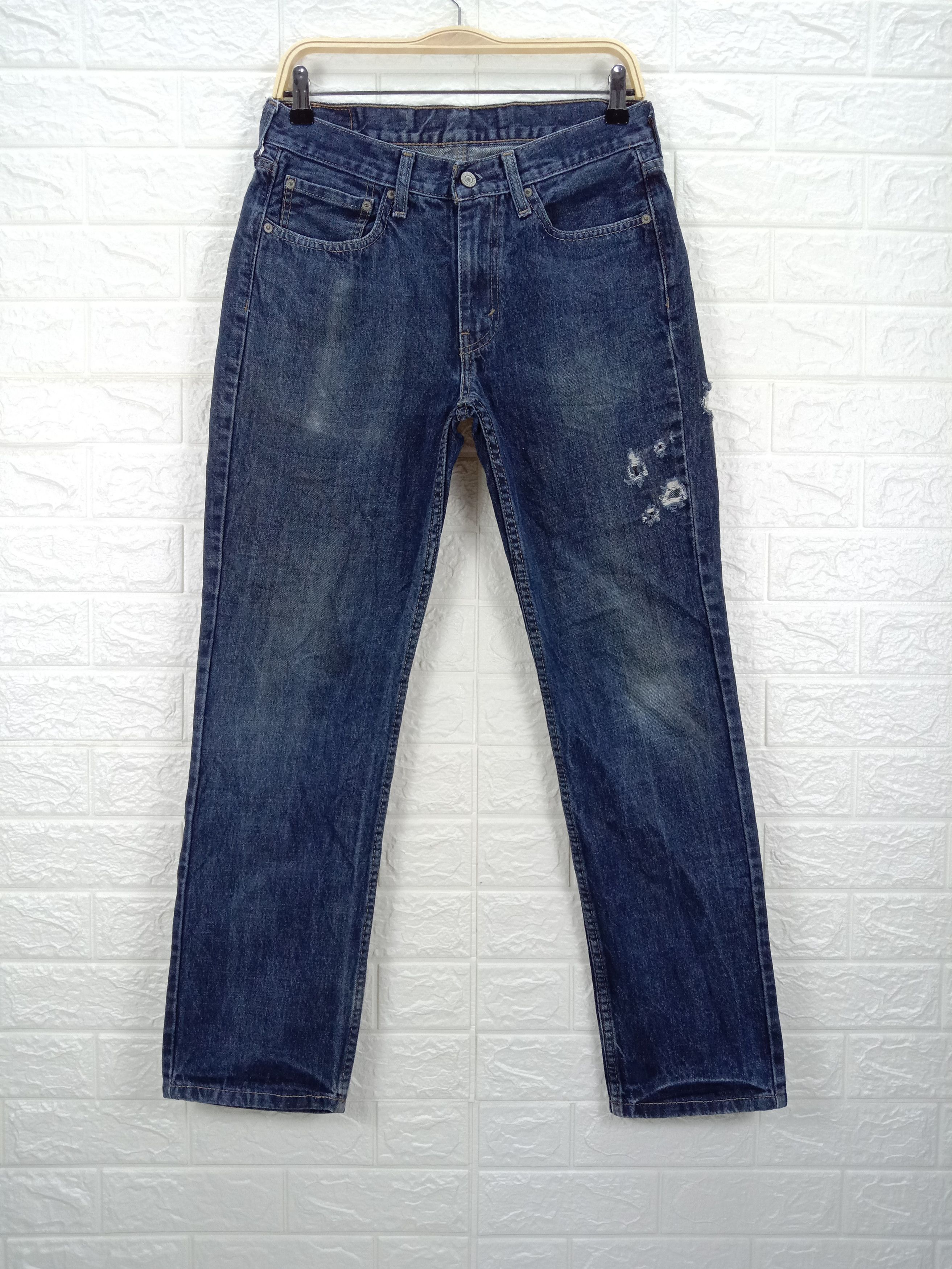 Image of Vintage Levi's 514 Jeans Distressed Denim in Blue, Men's (Size 30)