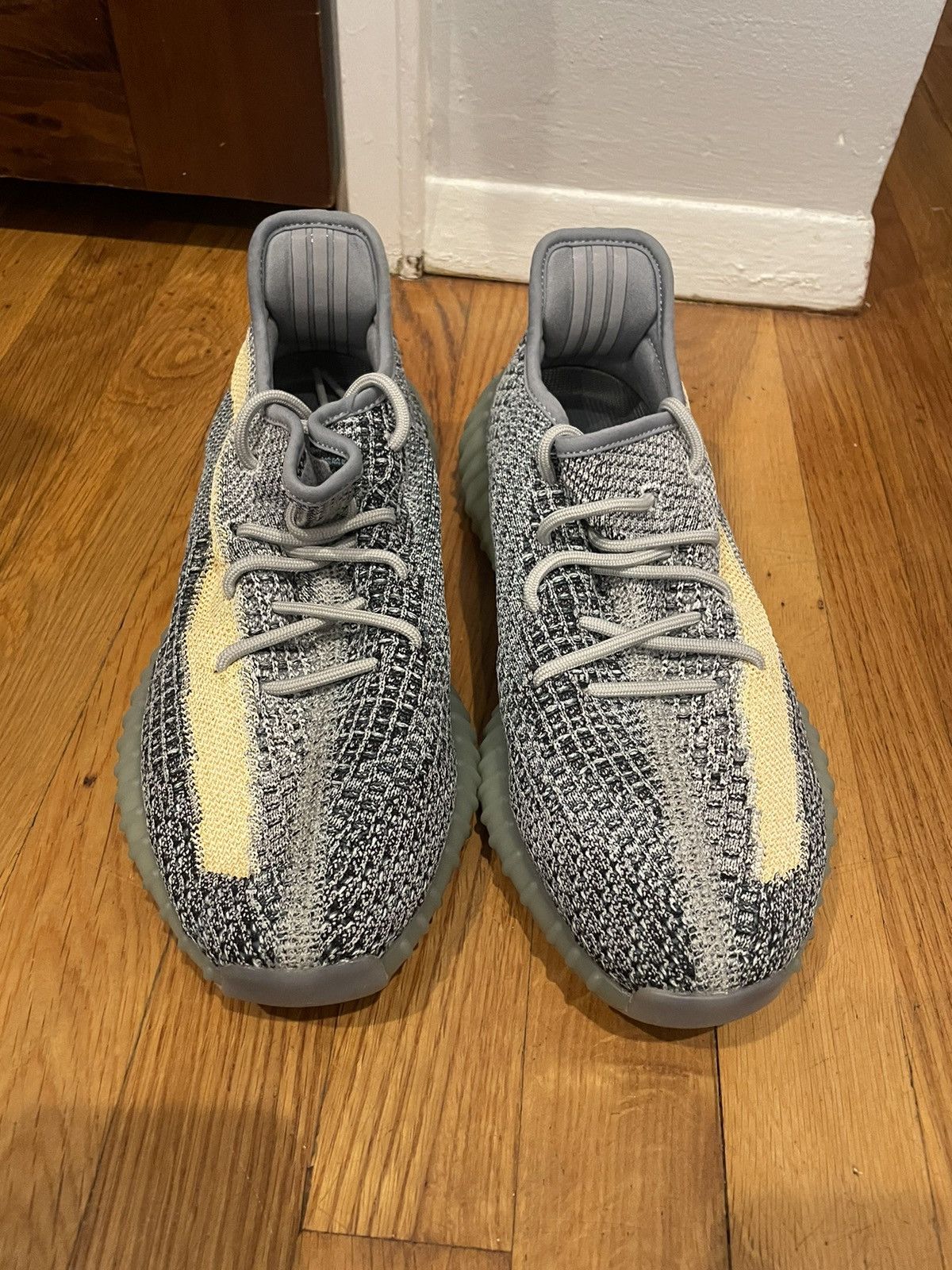 Adidas × Yeezy Yeezy boost 350 V2 Size US 9 / EU 42 - 2 Thumbnail