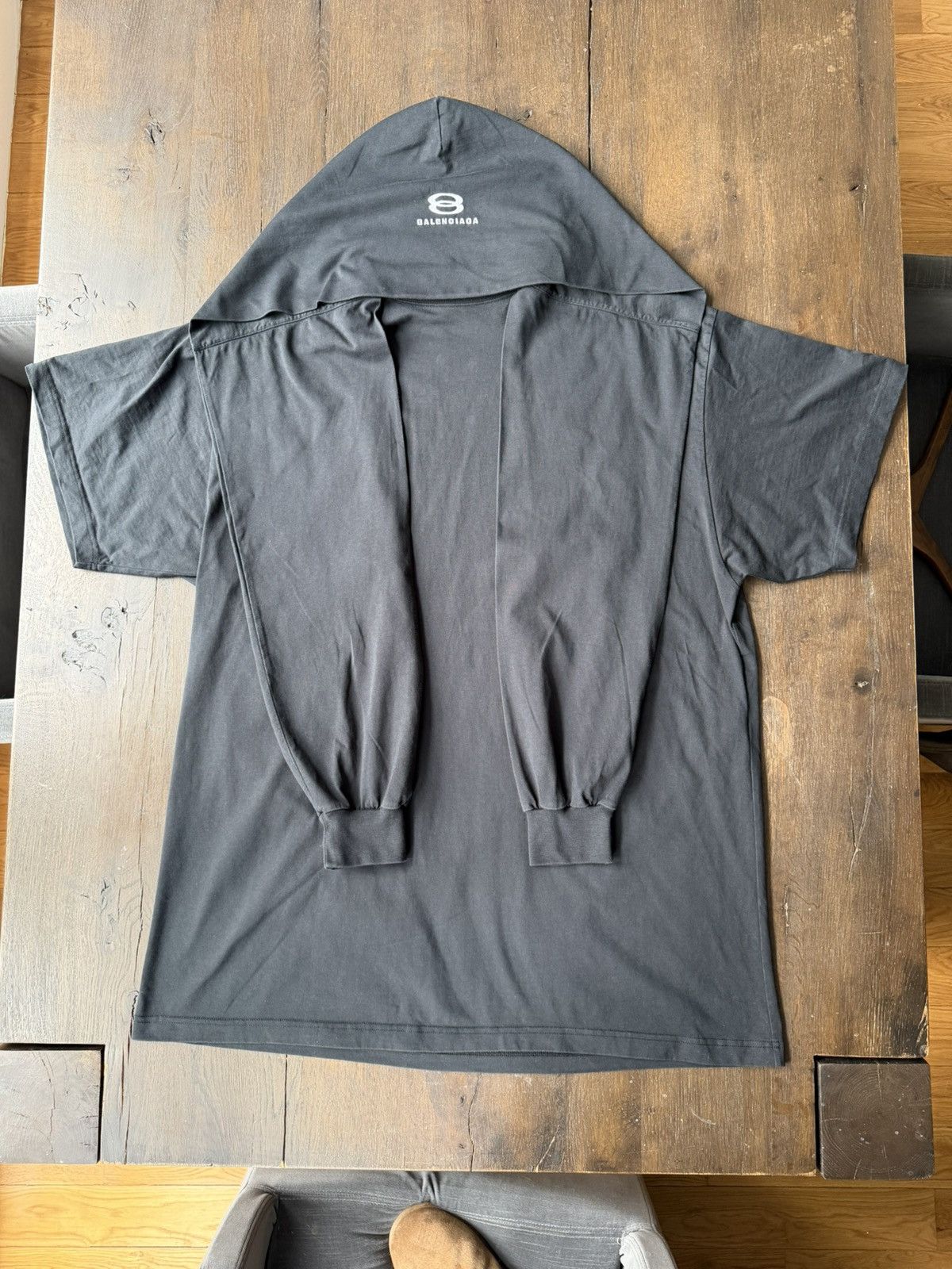 Balenciaga Balenciaga incognito short sleeve t-shirt size 3 Size US L / EU 52-54 / 3 - 1 Thumbnail