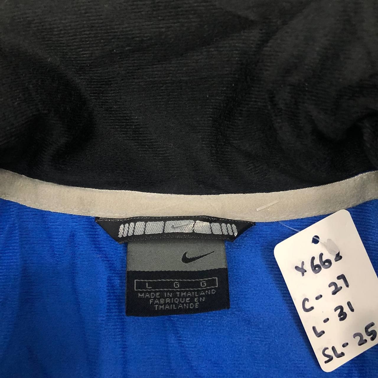 Nike Y662 MANCHESTER UNITED NIKE JACKETS Size US L / EU 52-54 / 3 - 10 Thumbnail