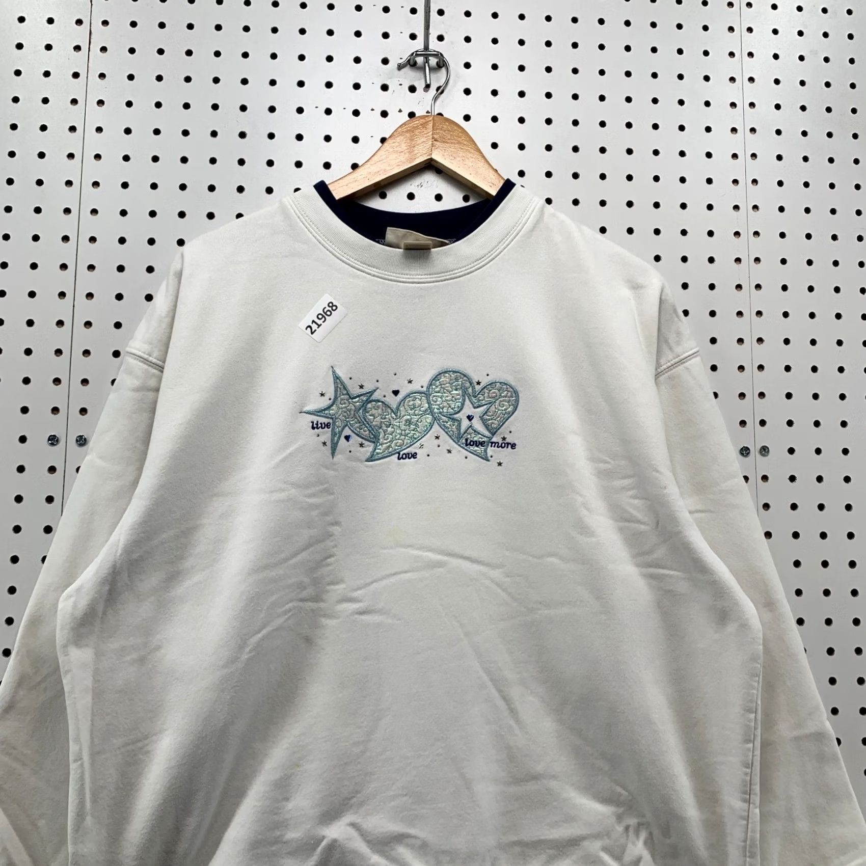 Vintage M&C Sportswear Sweatshirt White Heart Stars Embroidered Women 1X Crewneck Size XL / US 12-14 / IT 48-50 - 5 Thumbnail