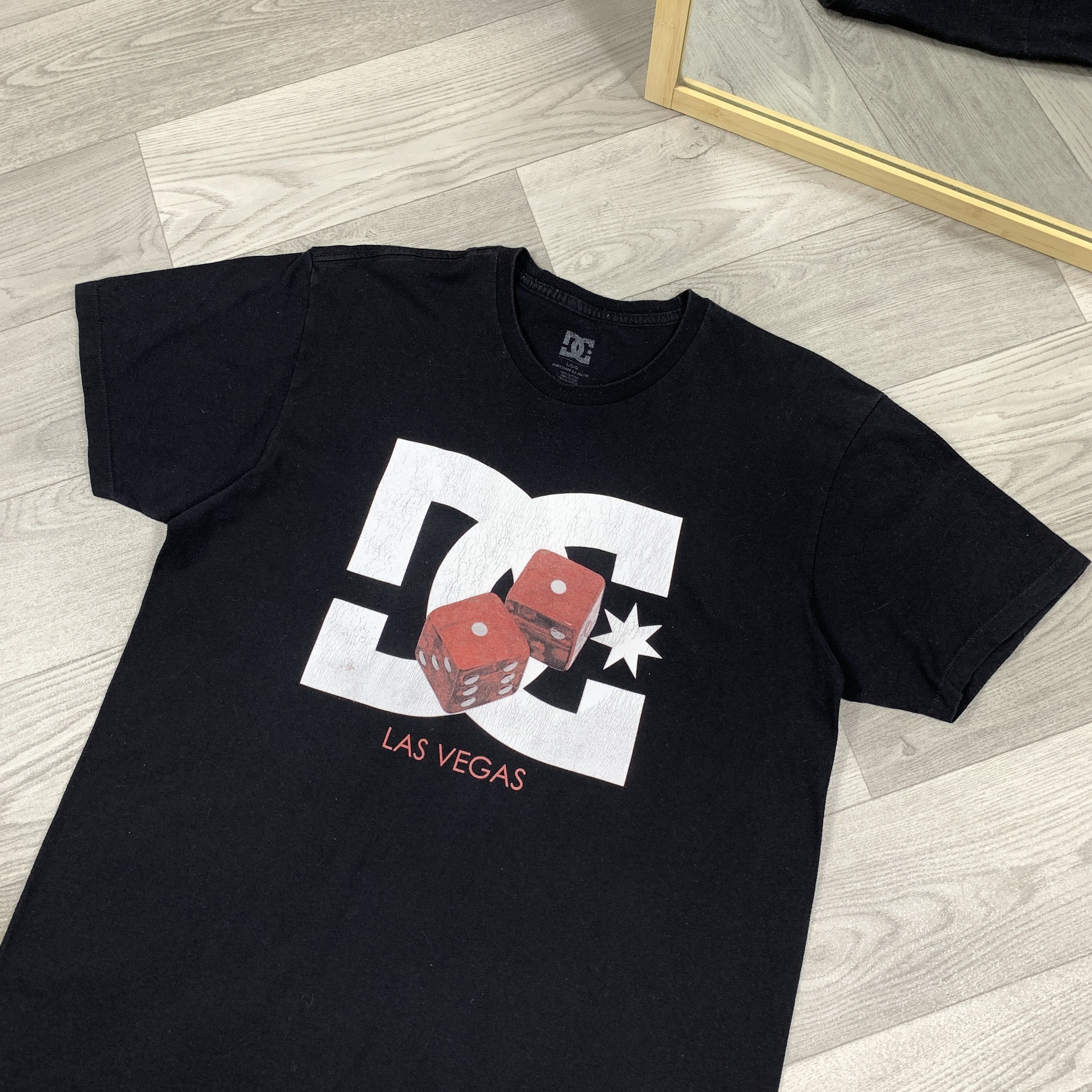 DC Vintage DC Shoes Co. 90s Graphic Dice Logo Black Tee Shirt L Size US L / EU 52-54 / 3 - 3 Thumbnail