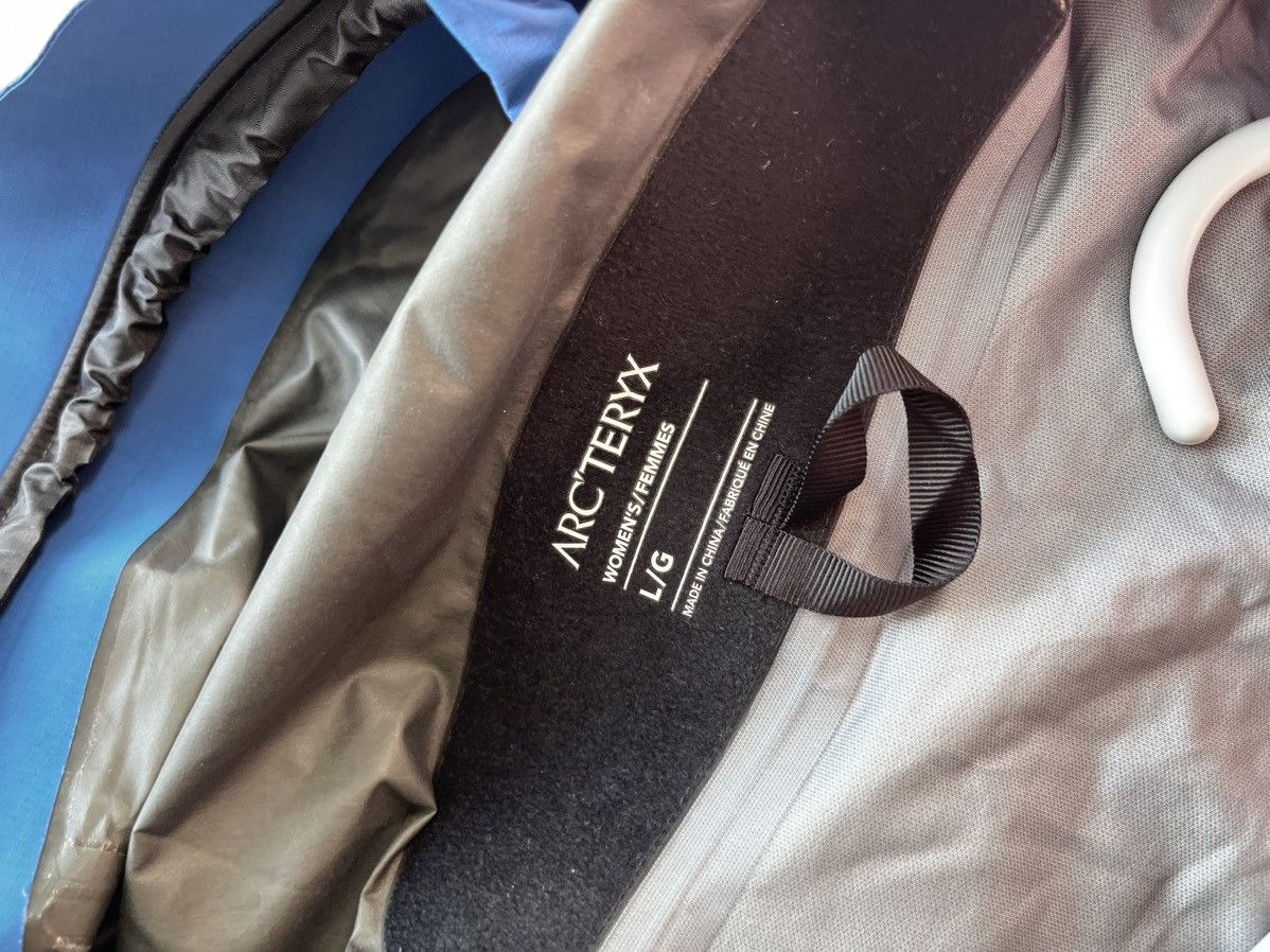 Arc'teryx × Goretex Arctery Beta SL Hybrid Gore Tex Hooded Jacket Womens Size L / US 10 / IT 46 - 18 Thumbnail
