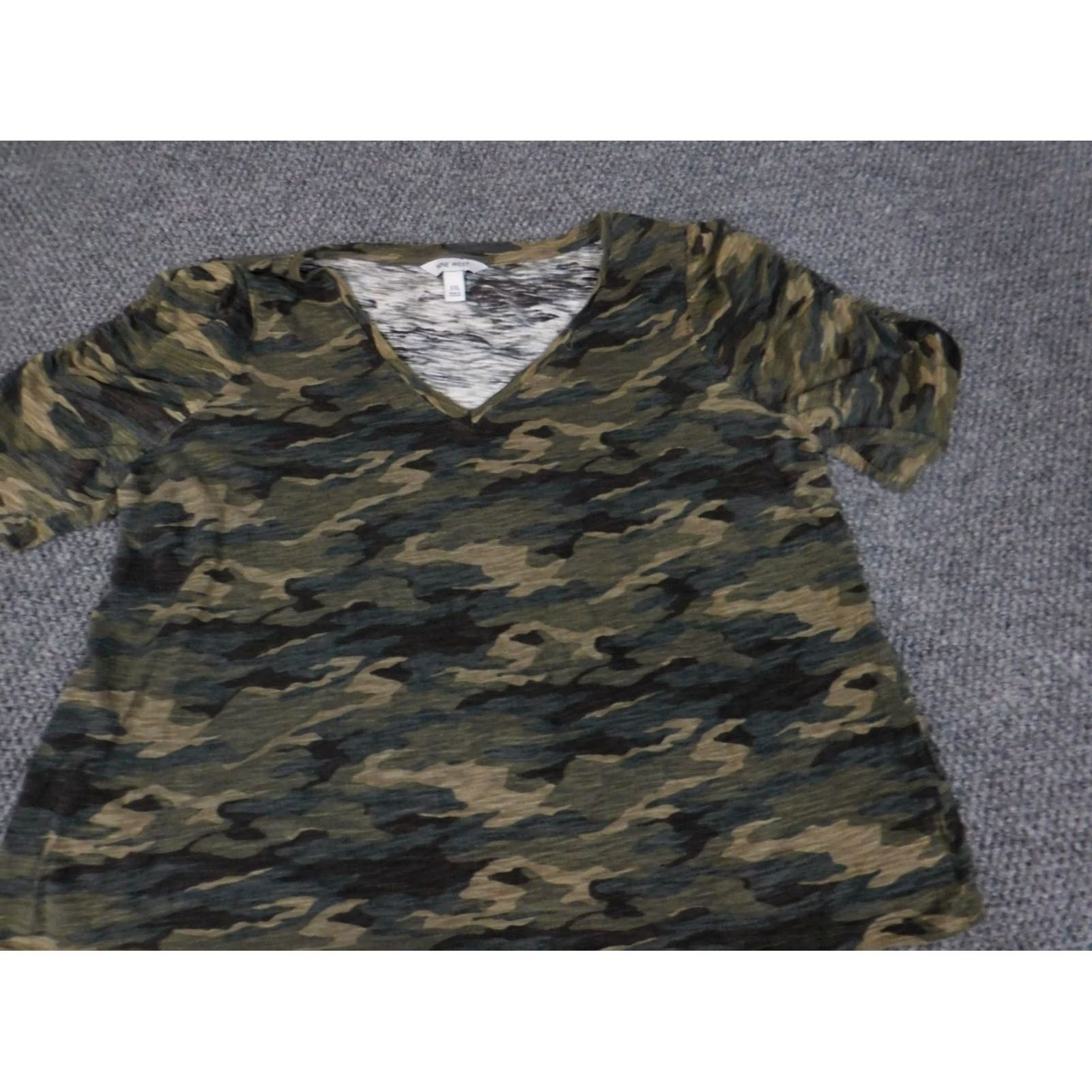 Vintage Carol Rose Womens Blouse M Green Camouflage Short Sleeve Crew Neck Pullover 100% Cotton Rayon Basic Casual Stretch Regular Womens Size M / US 6-8 / IT 42-44 - 3 Thumbnail