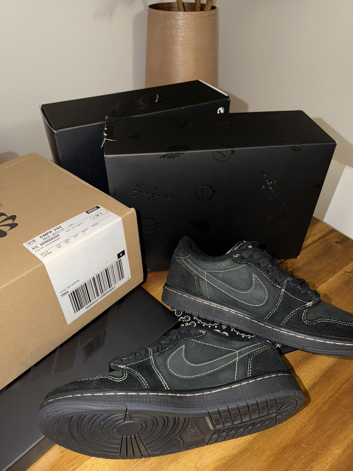 Nike × Travis Scott Jordan 1 Retro Low OG SP x Travis Scott "Black Phantom" Size US 7 / EU 40 - 5 Thumbnail