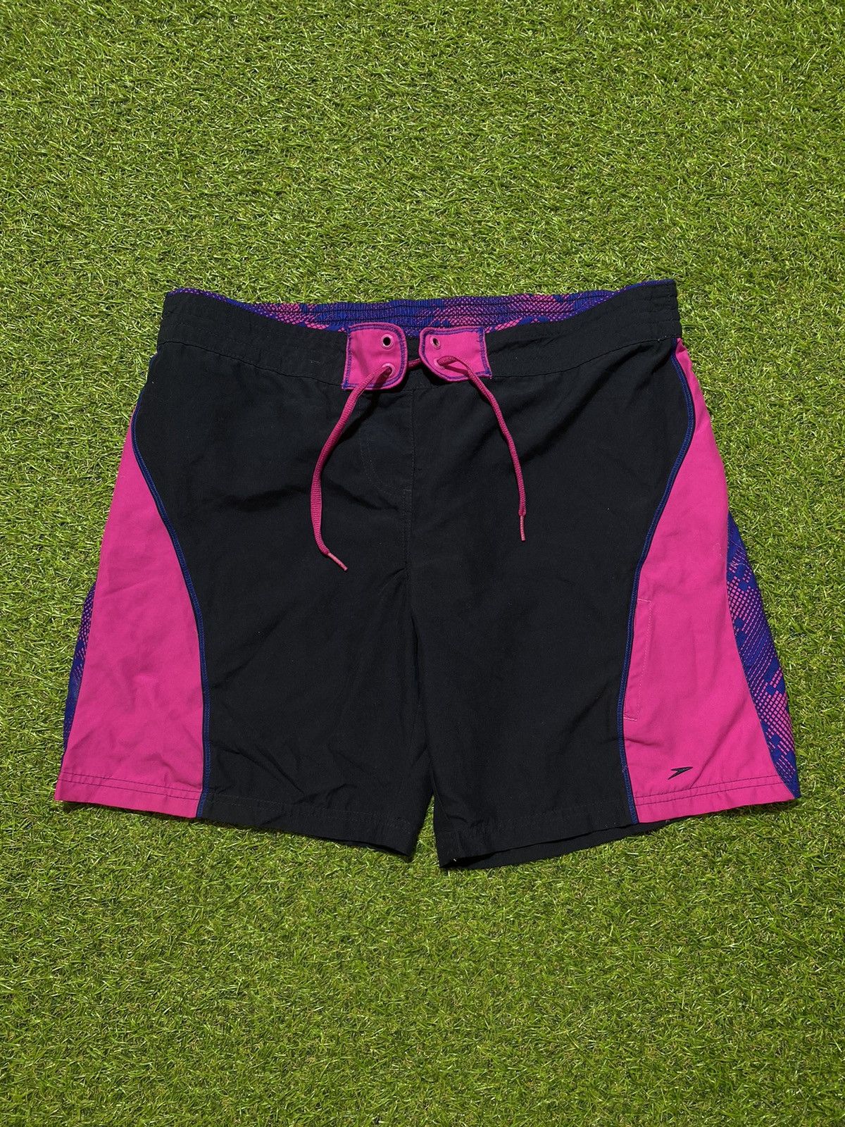 Speedo Vintage Y2K Speedo shorts streetwear casual style size XL Size US 36 / EU 52 - 1 Thumbnail
