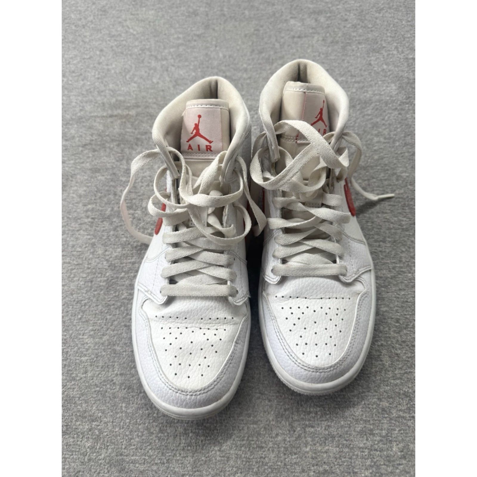Nike Nike Air Jordan 1 Mid White University Red Retro BQ6472-106 Women Size 7.5 Size US 5 / IT 35 - 6 Thumbnail