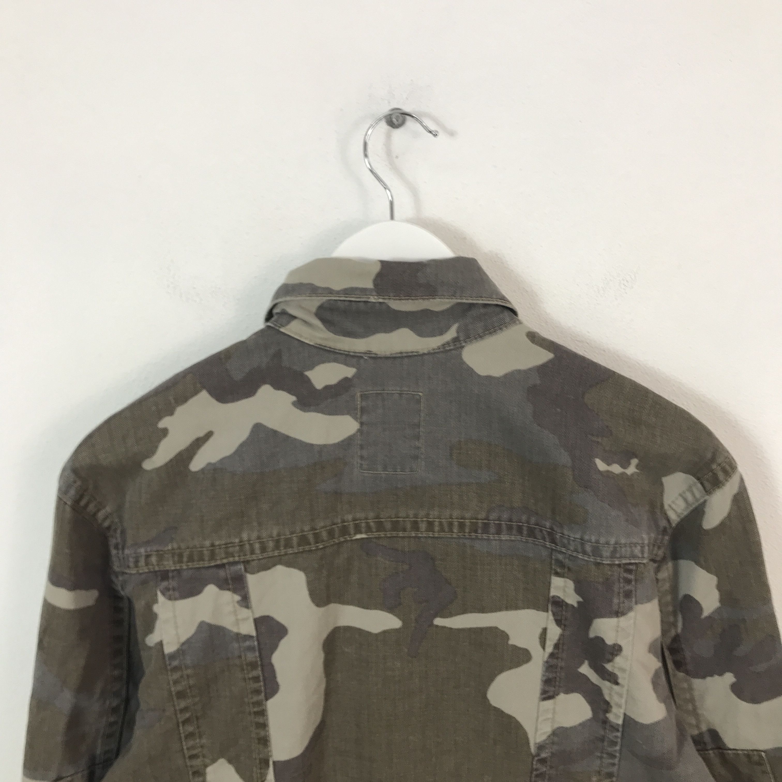 Japanese Brand purple&yellow camo Pocket tactical jacket Size US M / EU 48-50 / 2 - 4 Thumbnail