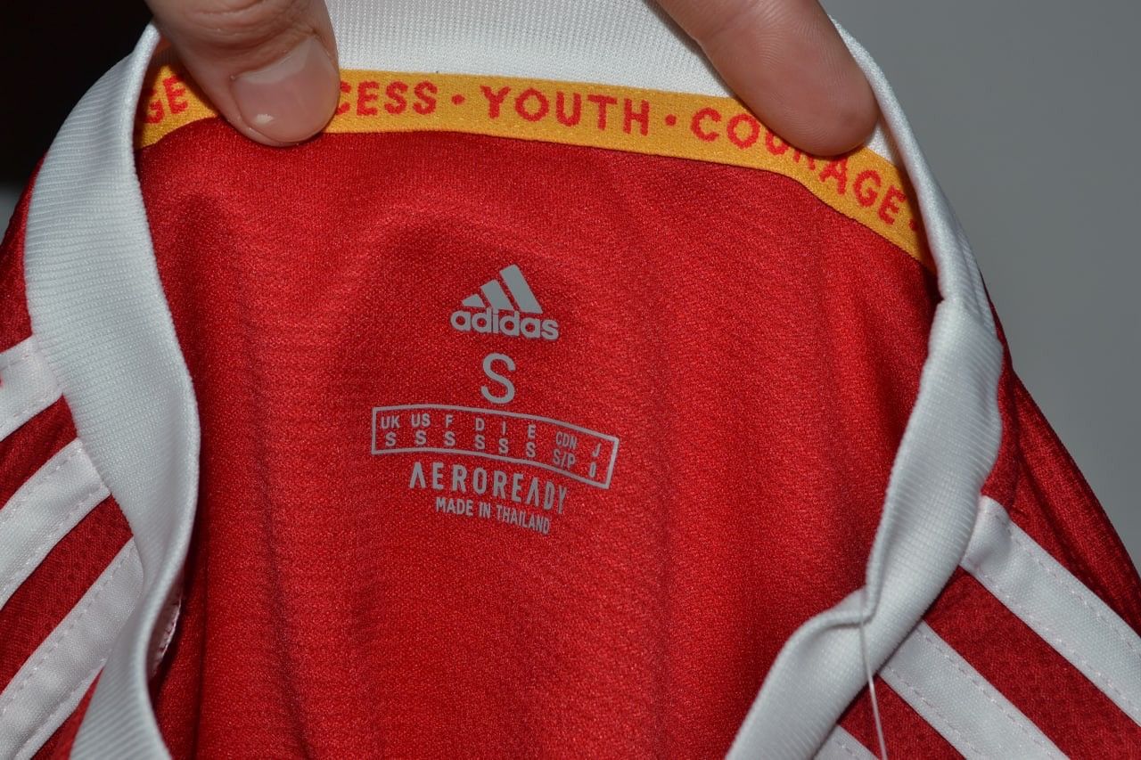 Adidas New Adidas T-shirt FC manchester united Team Viewer Size S Size US S / EU 44-46 / 1 - 6 Thumbnail