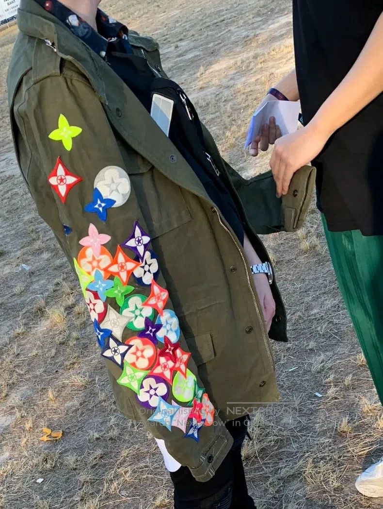 READYMADE Ready Made first generation peak item lv embroidered arm p Size US XS / EU 42 / 0 - 6 Thumbnail