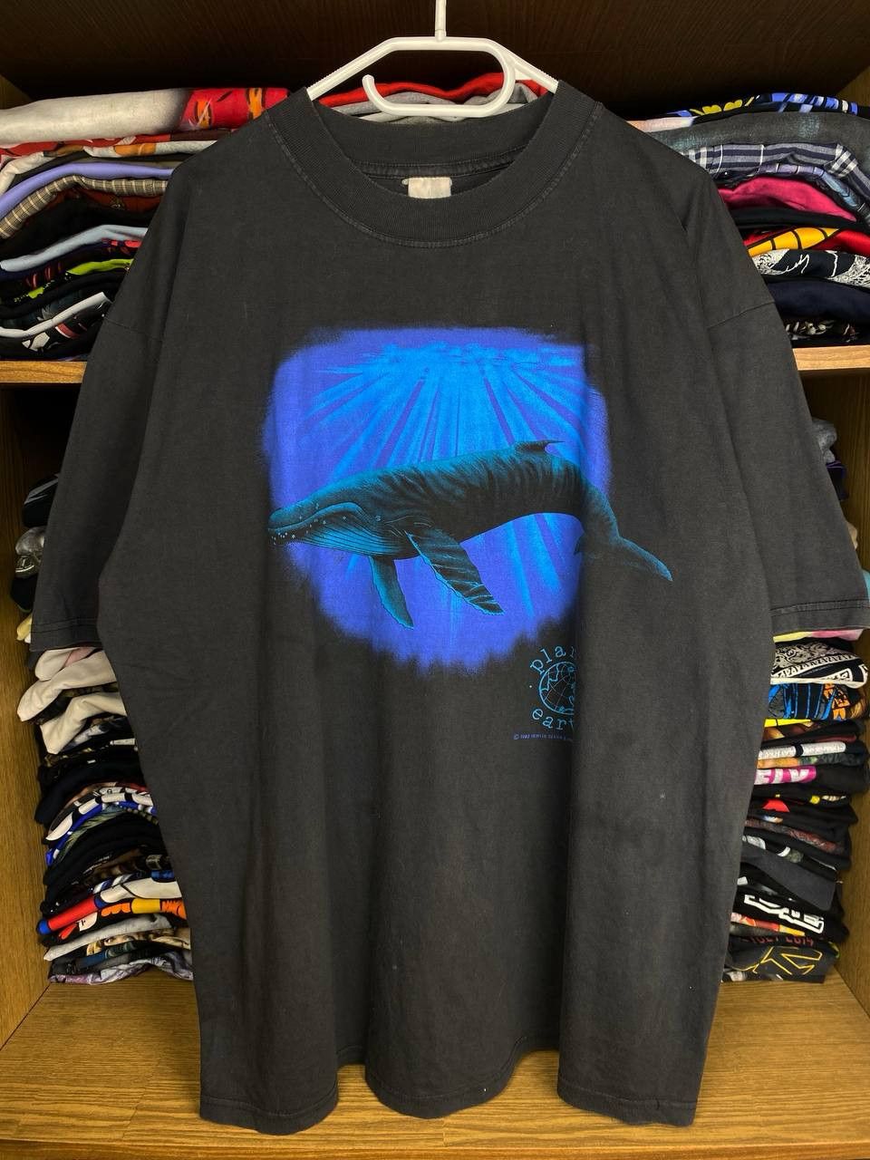 Vintage Vintage Earth Planet 1992 Blue Whale 90s Graphic Tee Size US XL / EU 56 / 4 - 1 Thumbnail
