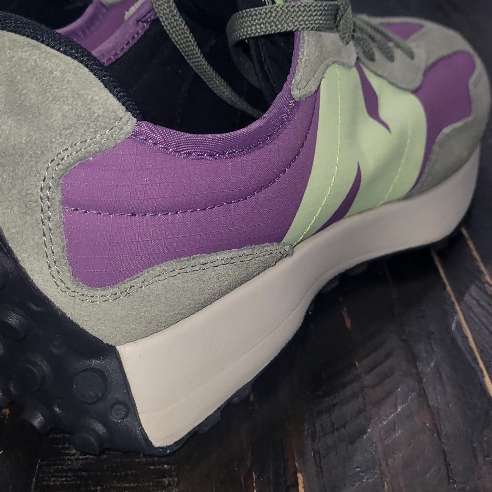 New Balance New Balance 327 Sour Grape Mens Size 10 Size US 10 / EU 43 - 7 Thumbnail