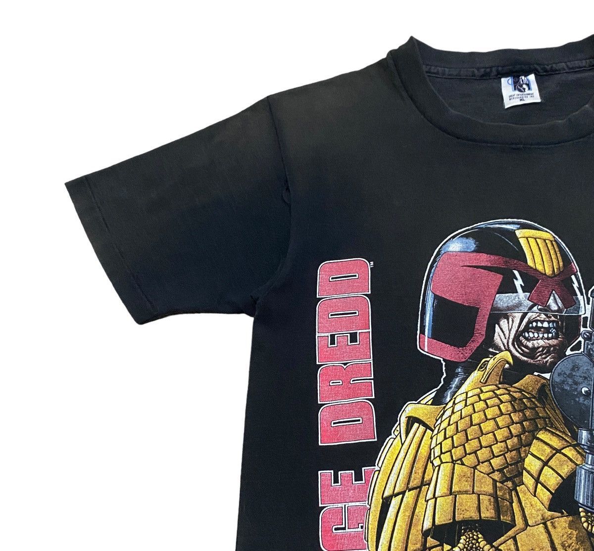 Vintage Rare Design Vintage Action Movie Judge Dredd T-shirt 1995s Size US XL / EU 56 / 4 - 5 Thumbnail