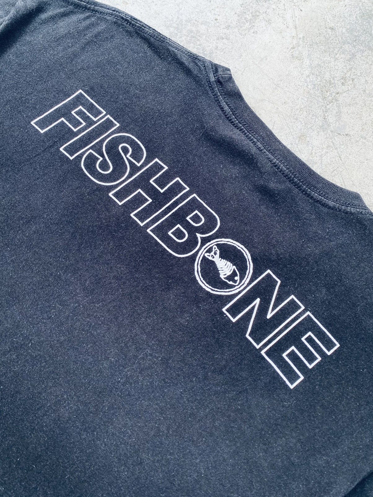 Band Tees Rare🔥Vintage Fishbone Band tees Size US L / EU 52-54 / 3 - 4 Thumbnail