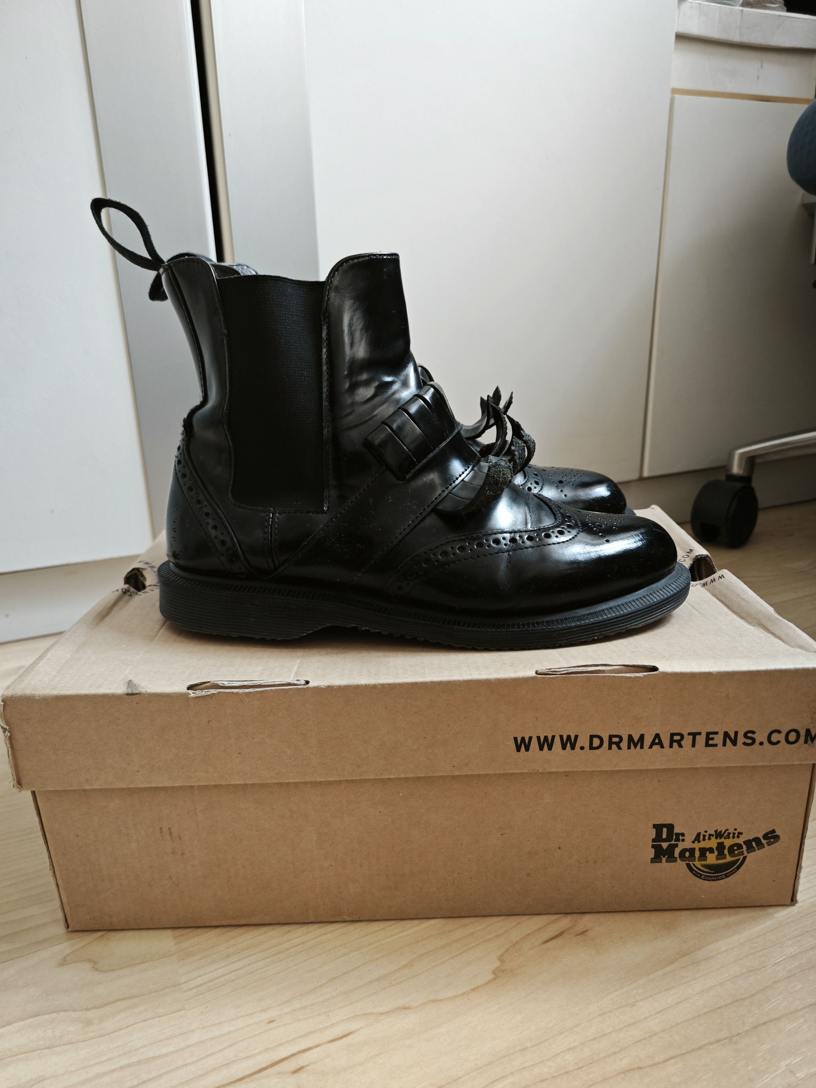 Dr. Martens Dr. Martens Tina Brogue Boots – Gr. 38 Size US 8 / IT 38 - 1 Thumbnail