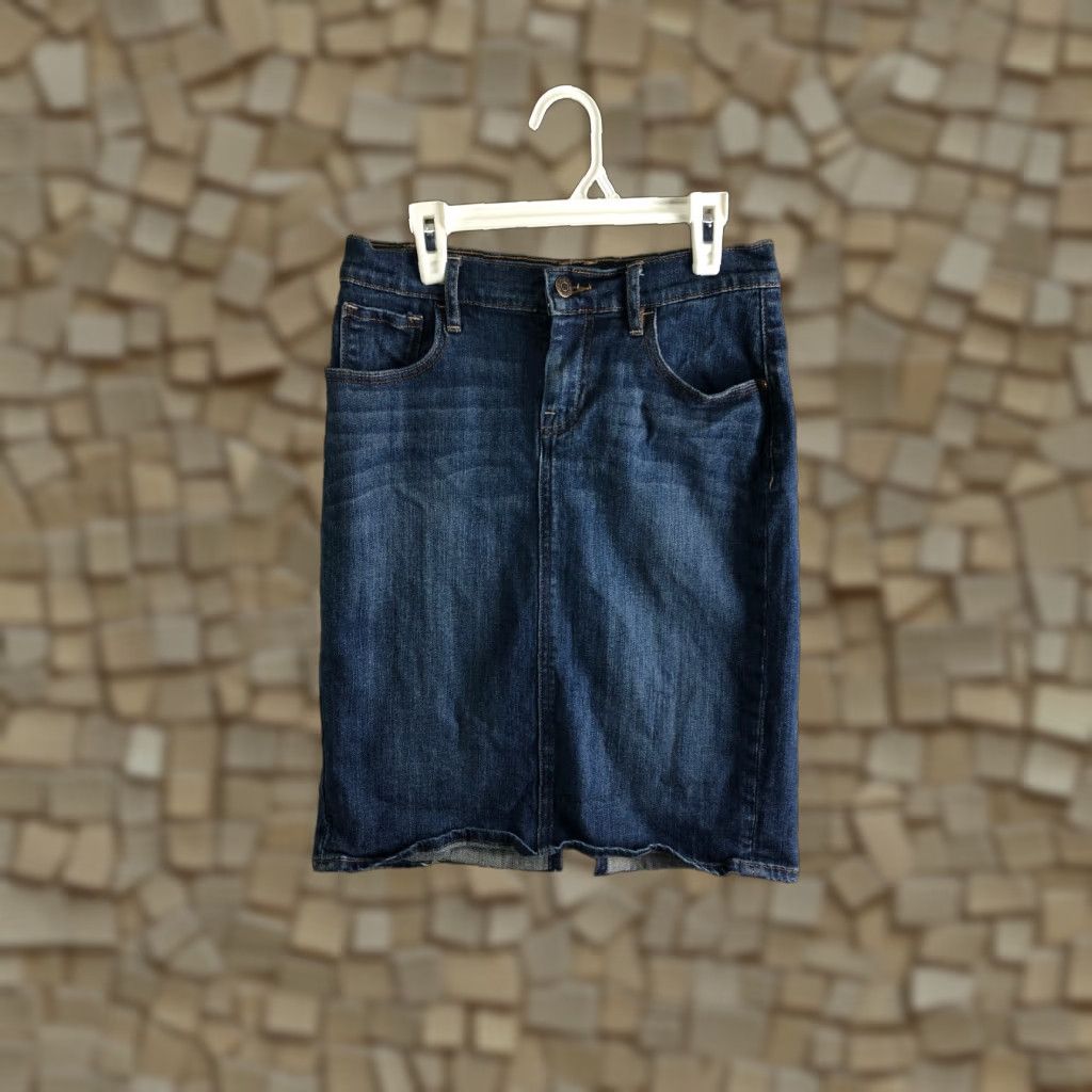 Old Navy Old Navy Women's Sz 2 High Rise Blue Denim Pencil Skirt Stretch Pockets Casual Size 26" / US 2 / IT 38 - 1 Thumbnail