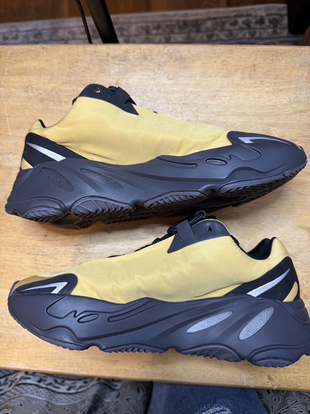 Yeezy Yeezy 700 Size US 5.5 / EU 38 - 2 Thumbnail