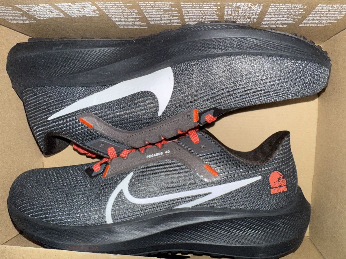 Nike Nike Air Zoom Pegasus 40 NFL “Cleveland Browns” New in Box! Size US 10 / EU 43 - 3 Thumbnail