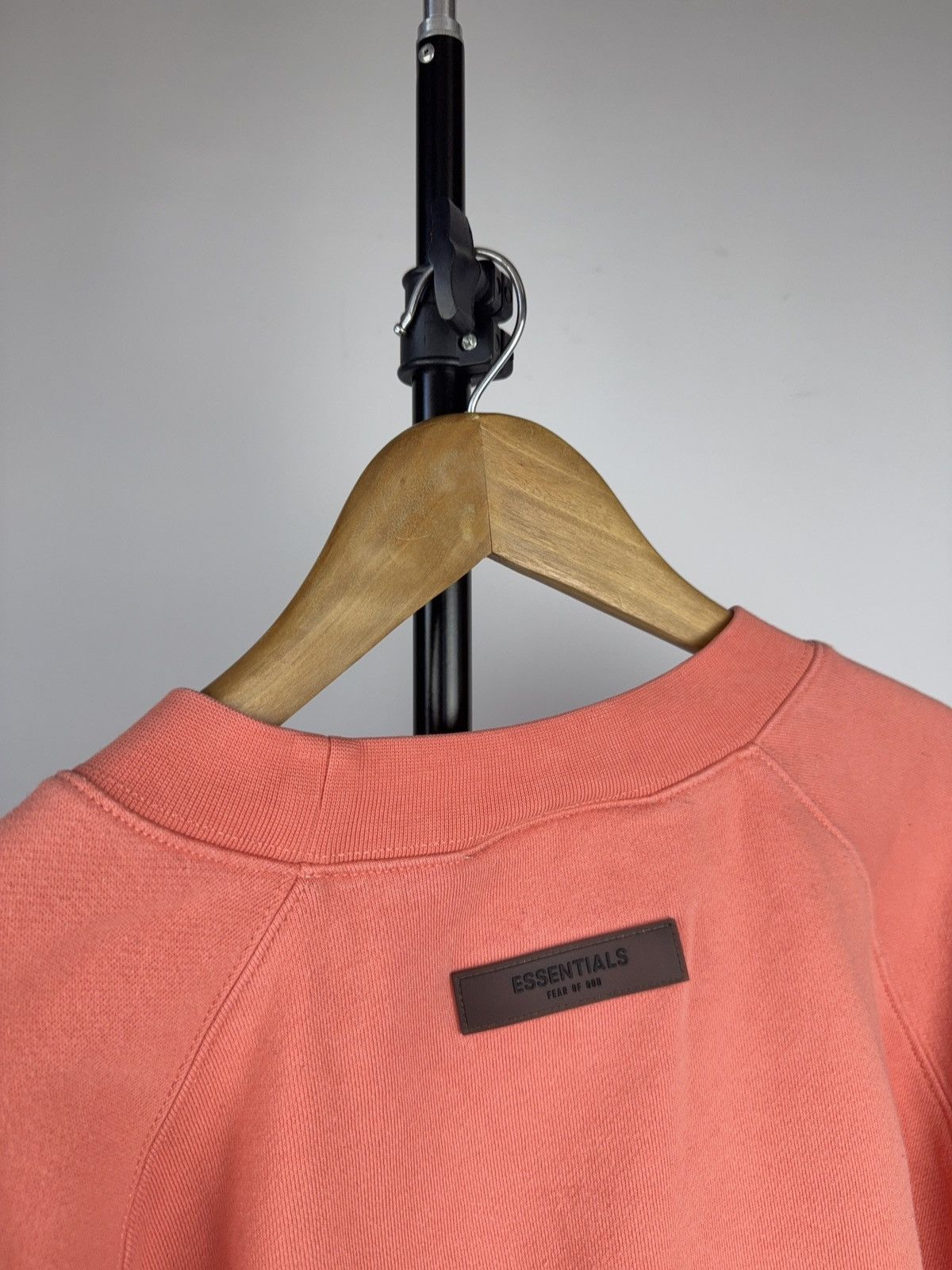 Essentials Luxury Fear Of God Essentials Logo Crewneck Sweatshirt XL Size US XL / EU 56 / 4 - 22 Thumbnail
