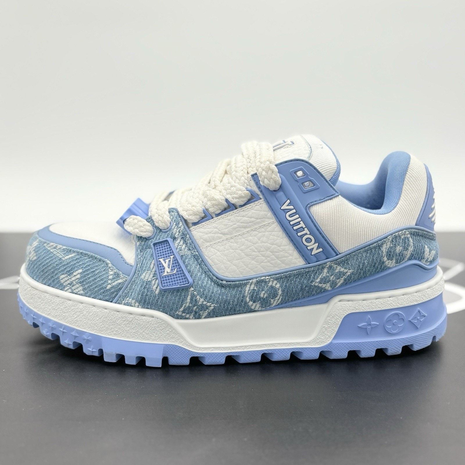 Louis Vuitton (9-9.5 US) Louis Vuitton Denim Maxi ' Blue ' | SUPER CLEAN! Size US 9 / EU 42 - 8 Thumbnail
