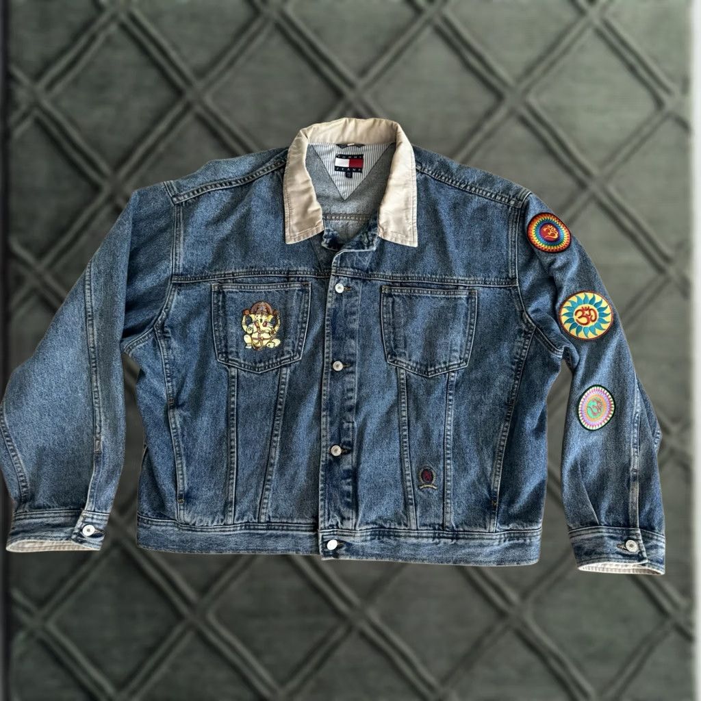 Tommy Hilfiger VINTAGE Tommy Hilfiger Jacket Denim Crest Logo Jean Patchwork Size XXL Mens 90s Size US 39 - 1 Thumbnail