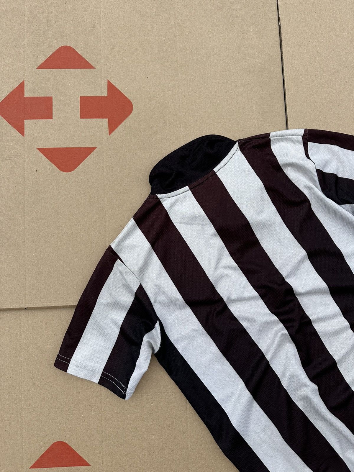 Nike × Vintage Vintage Nike Striped Soccer Jersey Y2K Football Style Size US M / EU 48-50 / 2 - 7 Thumbnail