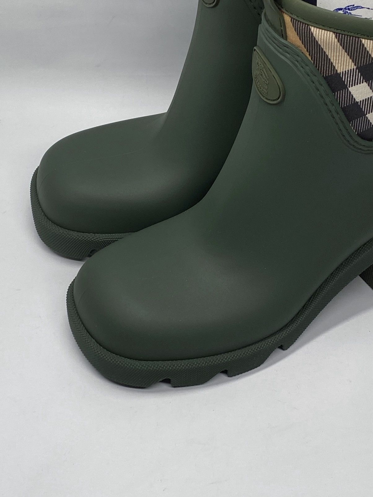 Burberry Burberry Rubber Marsh Stamp Heeled Low Boots​ size 37 Size US 7 / IT 37 - 11 Thumbnail