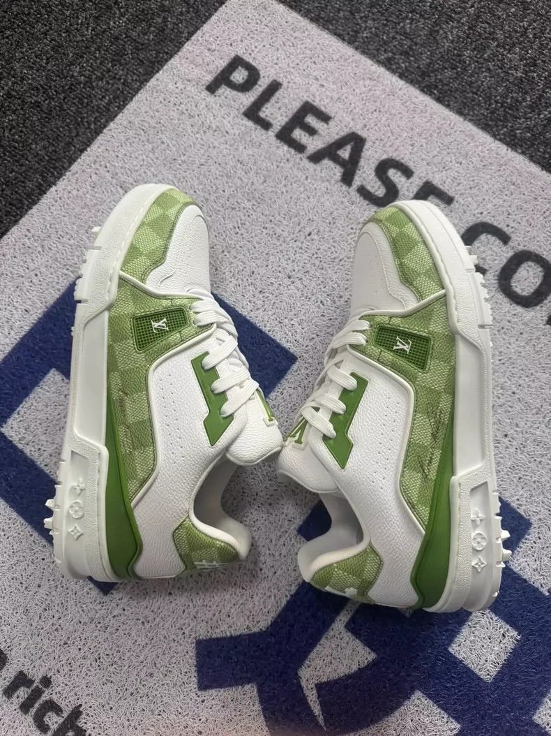 Louis Vuitton Louis Vuitton Trainer Hand-Painted Signature Wearable Low- Size US 7.5 / EU 40-41 - 3 Thumbnail