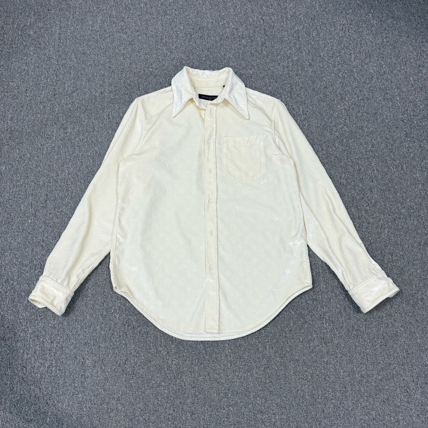 Louis Vuitton Louis Vuitton White Velvet Embossed Monogram Shirt Size US L / EU 52-54 / 3 - 1 Thumbnail