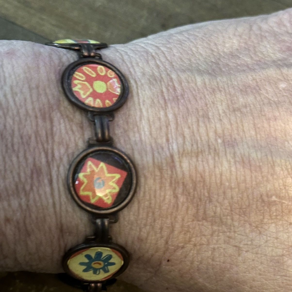Vintage Vintage bronze tone enamel designed disc bracelet Size ONE SIZE - 4 Thumbnail