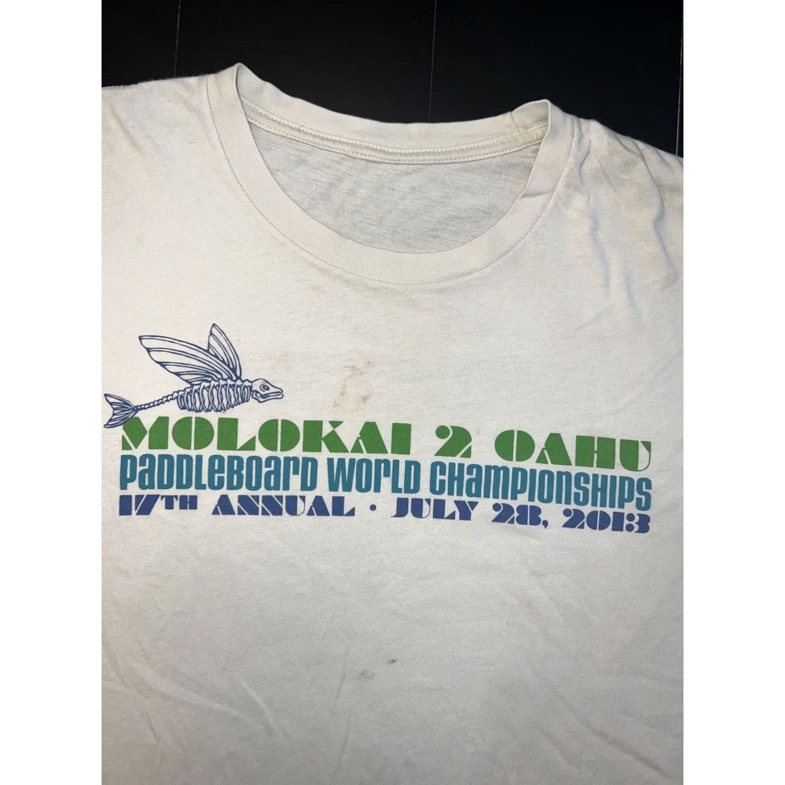 Vintage VINTAGE Molokai 2 Oahu Paddleboard World Championships Outrigger Canoe Club Shirt Men's L White Crew Neck Short Sleeve Graphic Print Surfer Event 2013 Size US L / EU 52-54 / 3 - 3 Thumbnail