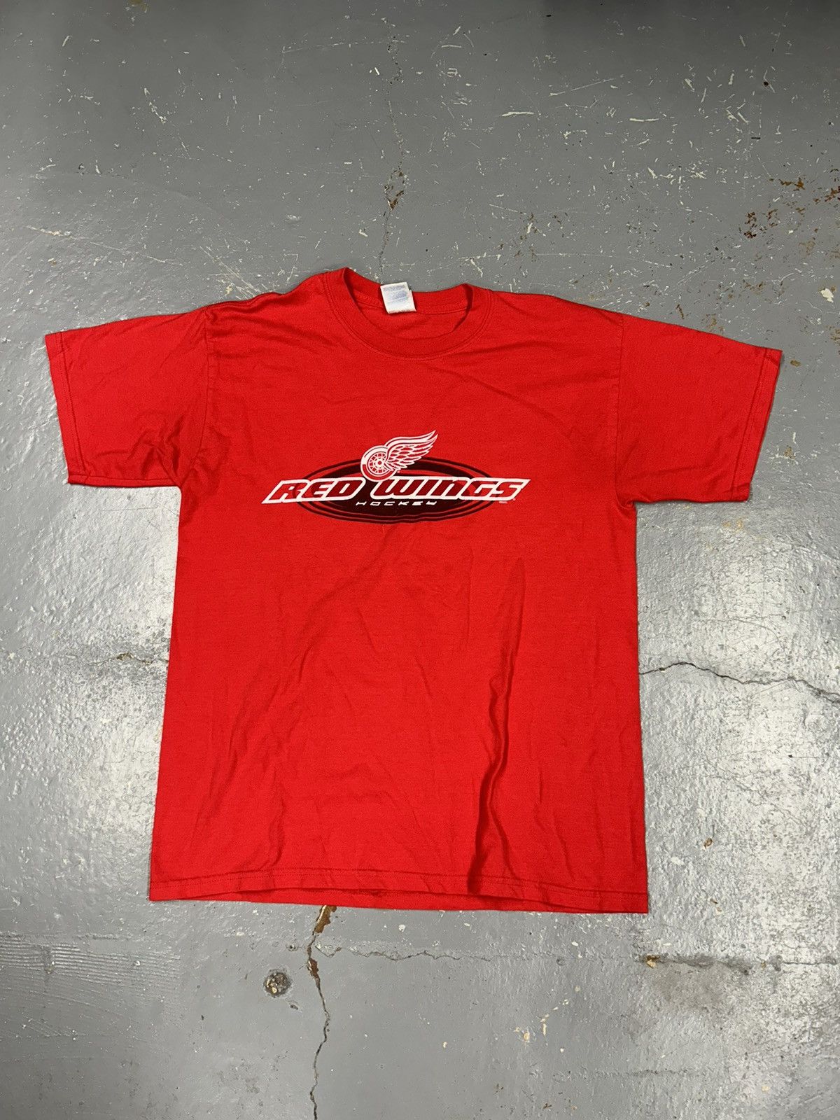 NHL × Vintage Crazy Vintage Y2K Essential Detroid Red Wings NHL Tee Shirt Size US L / EU 52-54 / 3 - 1 Thumbnail