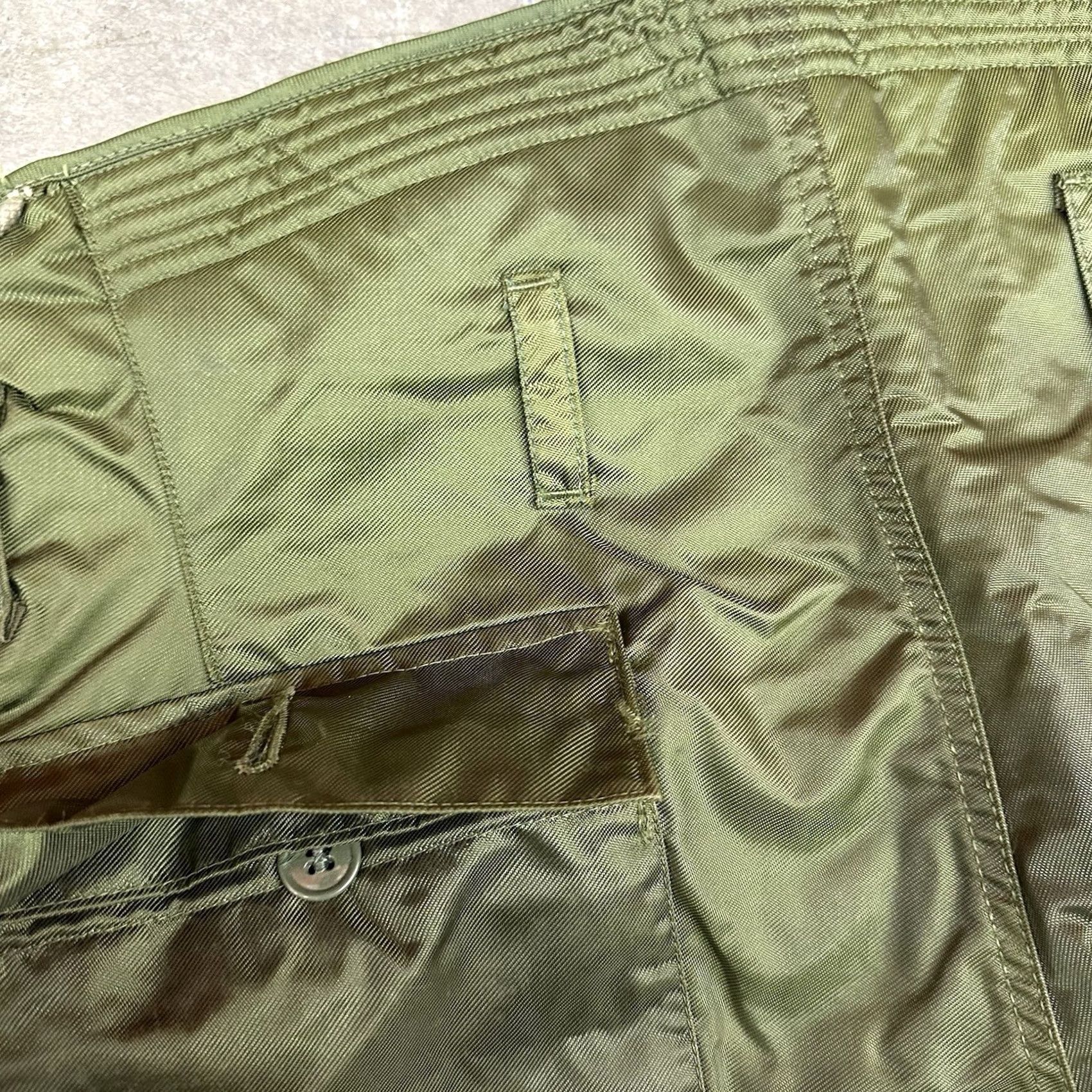Vintage VINTAGE Brill Bros Army Winter Outdoor Cargo Pants Green Nylon 29in Inseam L Regular Men’s Rustic Workwear Insulated Pockets Front Zip Button Size US 33 - 6 Thumbnail