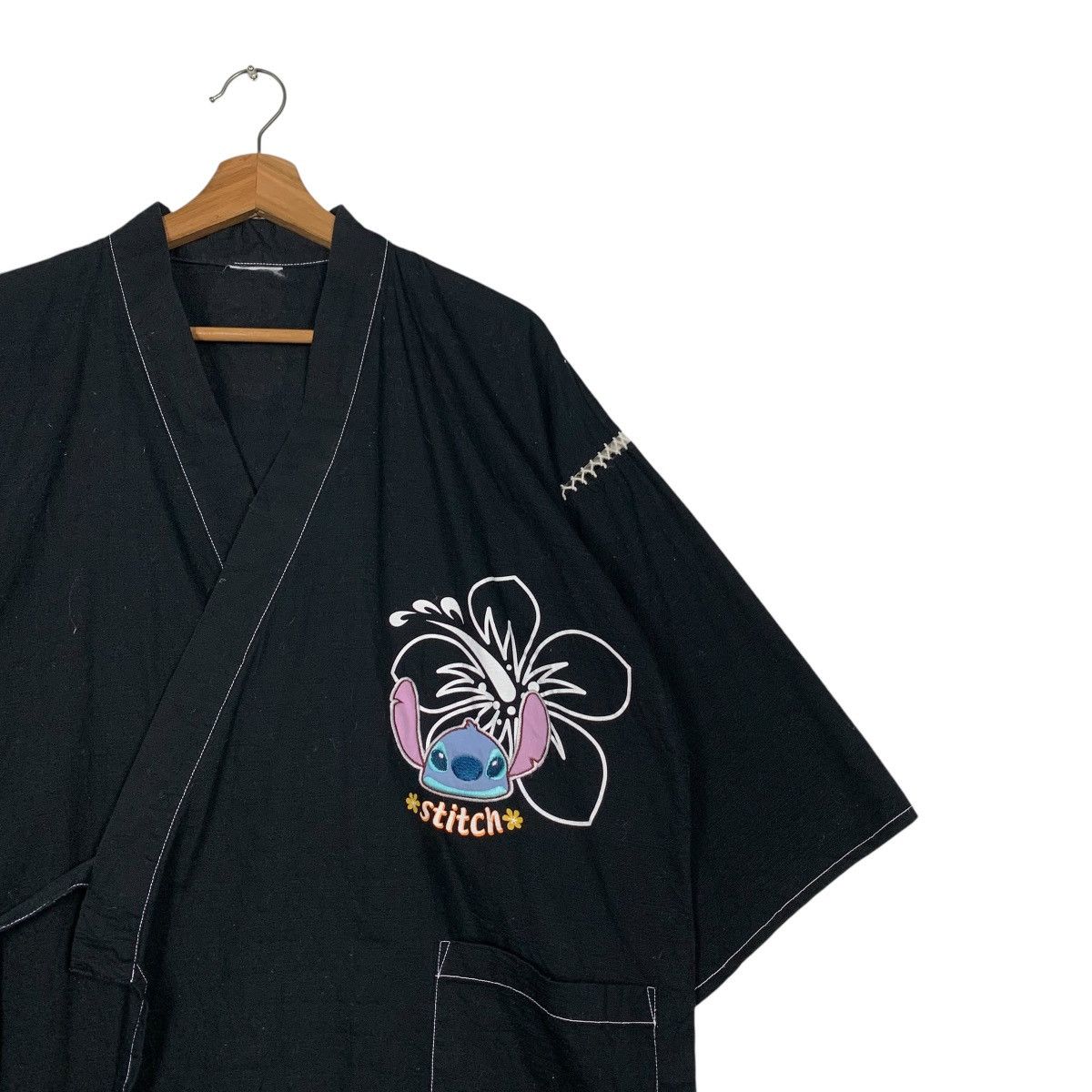Japanese Brand LILO & STITCH Aloha Big Logo Graphics Kimono #2330-C104 Size US L / EU 52-54 / 3 - 7 Thumbnail