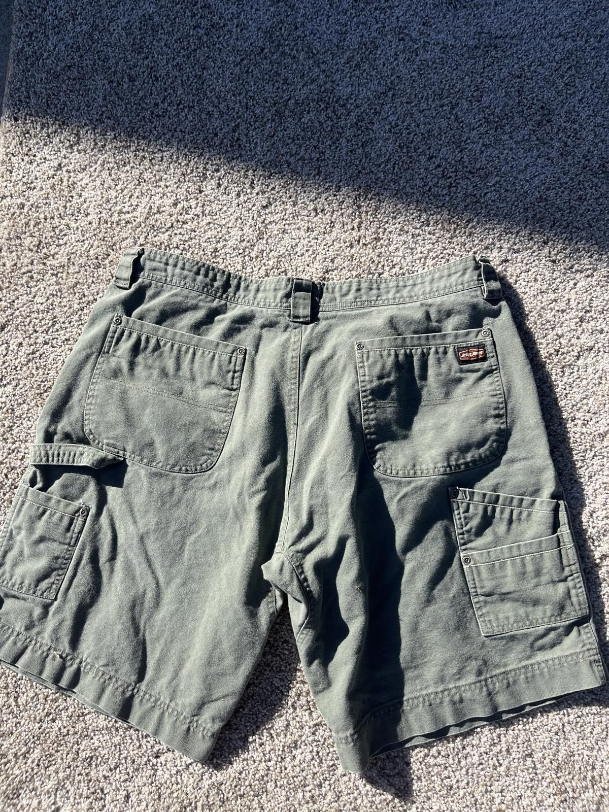 Other Stylish Green Cargo Shorts for Outdoor Adventures Size US 40 / EU 56 - 6 Thumbnail