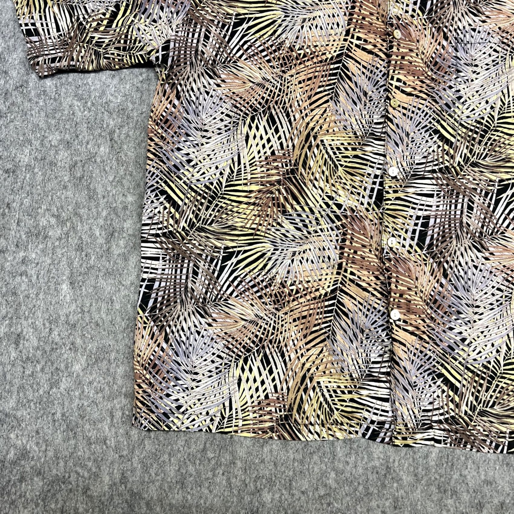 Tori Richard Tori Richard Shirt Mens L Beige Hawaiian Aloha Short Sleeve Button Size US L / EU 52-54 / 3 - 6 Thumbnail