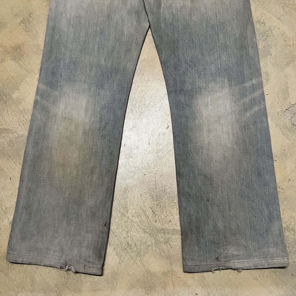 Levi's Vintage Levi’s lot 501 distressed jeans Size US 29 - 18 Thumbnail