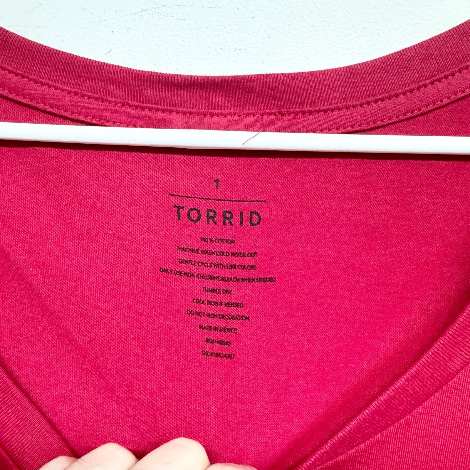 Other Torrid Women "No Selfie Control" Short Sleeve Shirt 1/1X NWT Size XL / US 12-14 / IT 48-50 - 3 Thumbnail