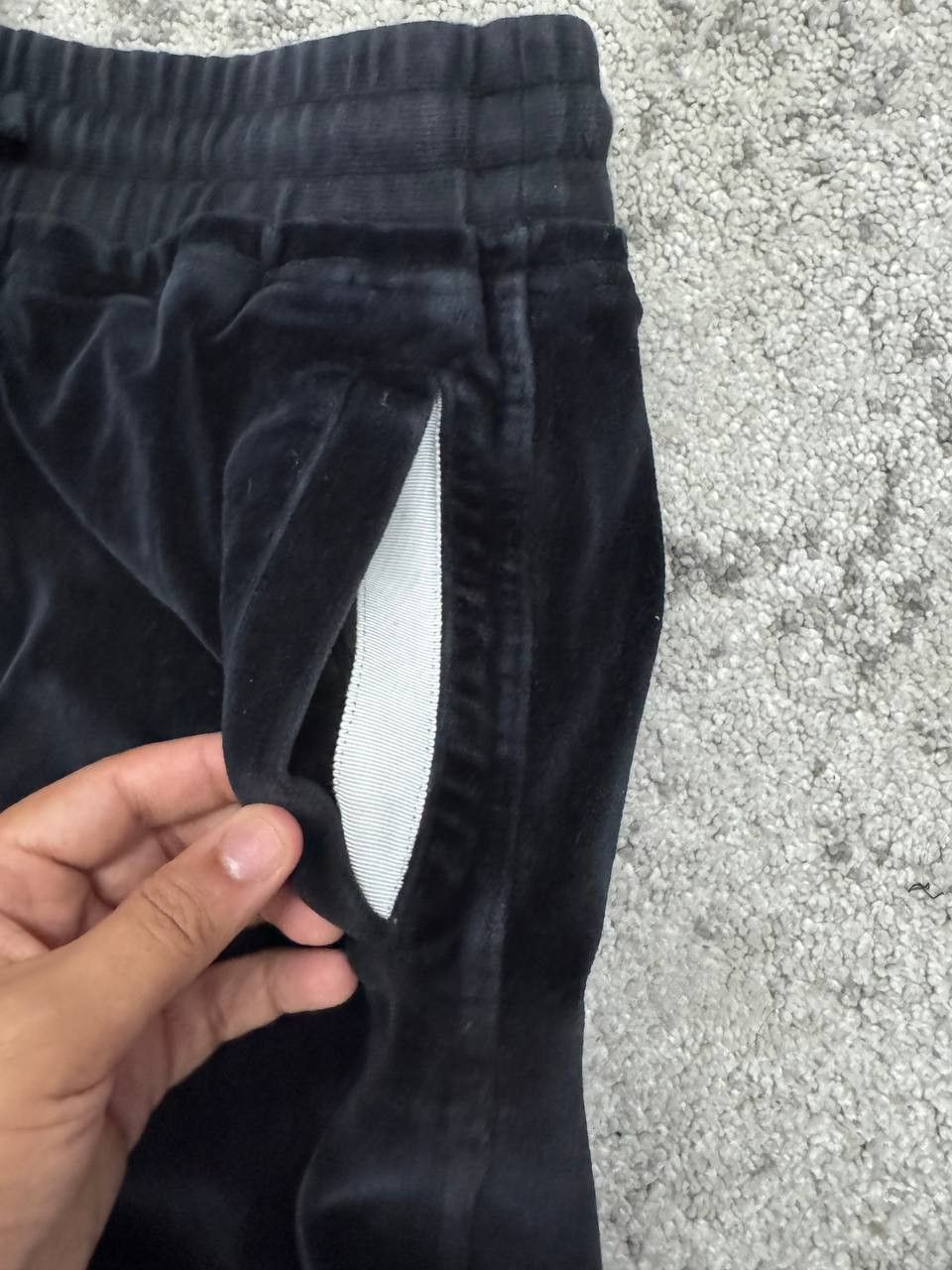 Haider Ackermann Haider Ackermann Velour Sweatpants Size US 32 / EU 48 - 3 Thumbnail