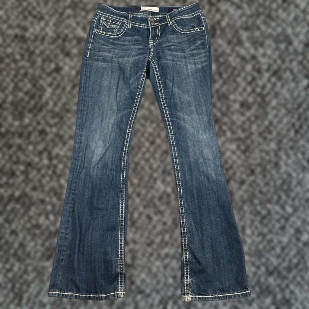 Vintage VIGOSS Women’s Boot Cut Jeans 7 Flap Pocket Distressed Denim Low Rise Cotton Blue 80s 90s Retro Size 28" / US 6 / IT 42 - 1 Thumbnail