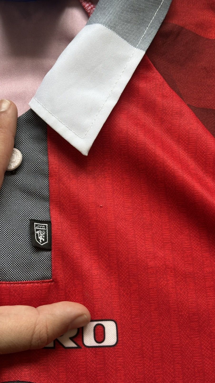 Umbro 1996/98 Umbro Manchester United Vintage Home Soccer Jersey Size US L / EU 52-54 / 3 - 12 Thumbnail