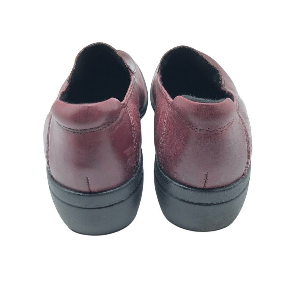 Clarks Clarks Artisan Womens Loafer Shoes Red Leather Slip On Croco Size US 7 / IT 37 - 2 Thumbnail