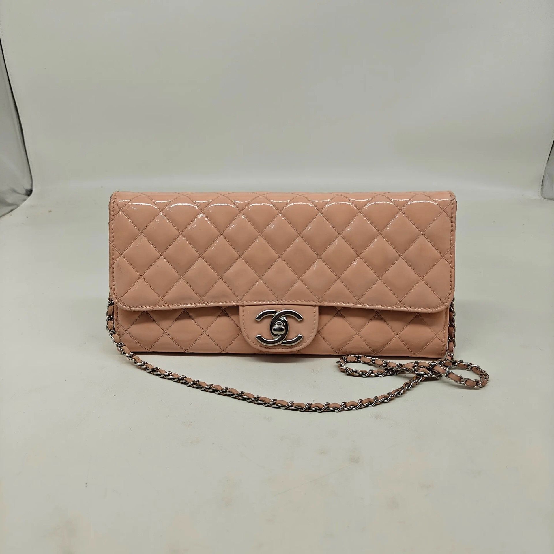 Chanel Pre-loved Bag Very good condition Size ONE SIZE - 1 Thumbnail